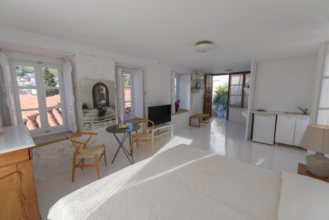 Vita Real Estate Ýdra Eksteriør bilde