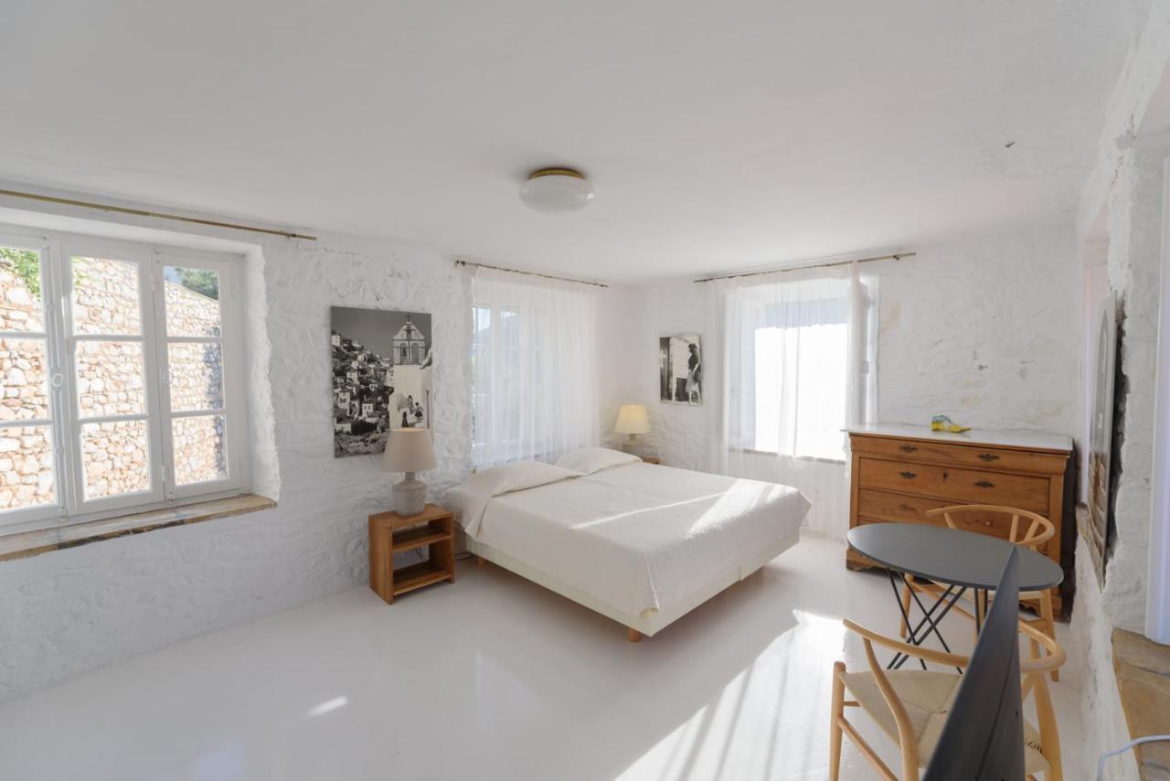 Vita Real Estate Ýdra Eksteriør bilde