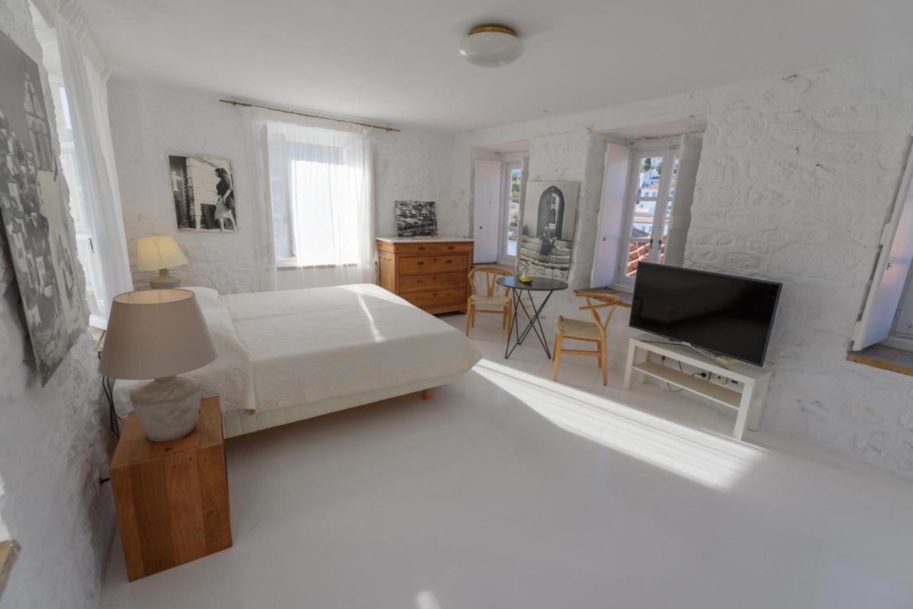 Vita Real Estate Ýdra Eksteriør bilde